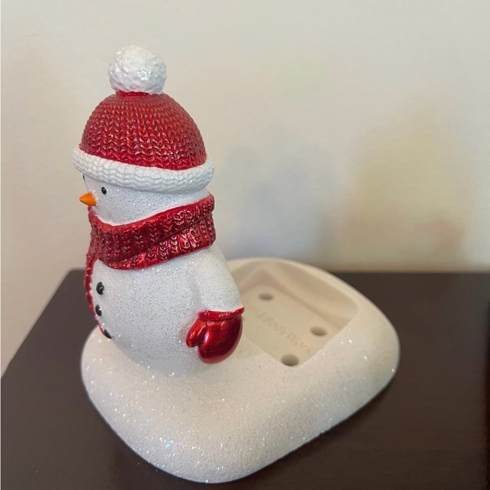 Bath & Body Works Snowman with Red Scarf and Hat Foaming Hand Soap Holder - Picture 2 of 5